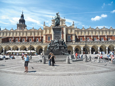 Krakau: Mickiewicz-Denkmal vor den Tuchhallen