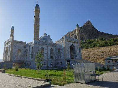 Moschee und Berg Suleiman-Too in Osch