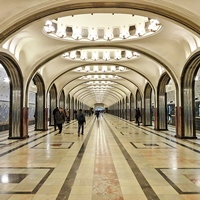 moskau-metro-majakowskaja-fanny-stroh.jpg