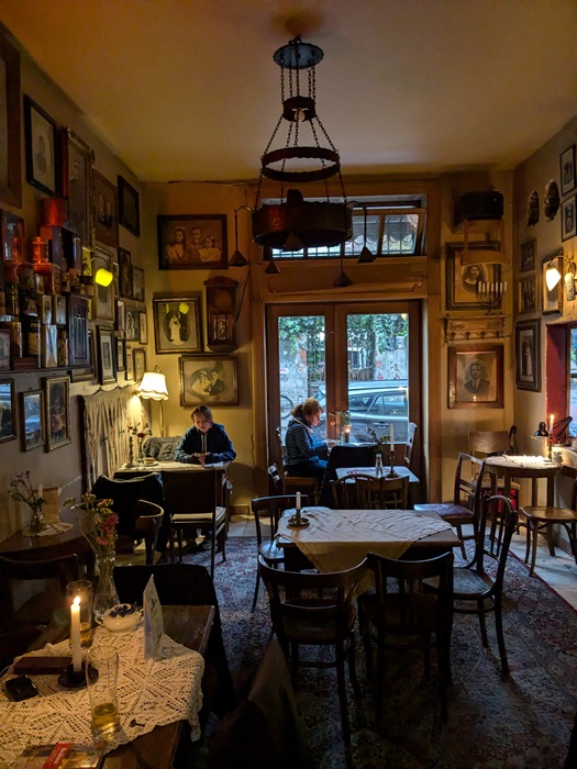 Pause vom Stadtrundgang im Café Mleczarnia